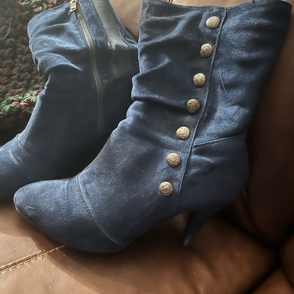 Elegant Navy Buttoned Women's Boots